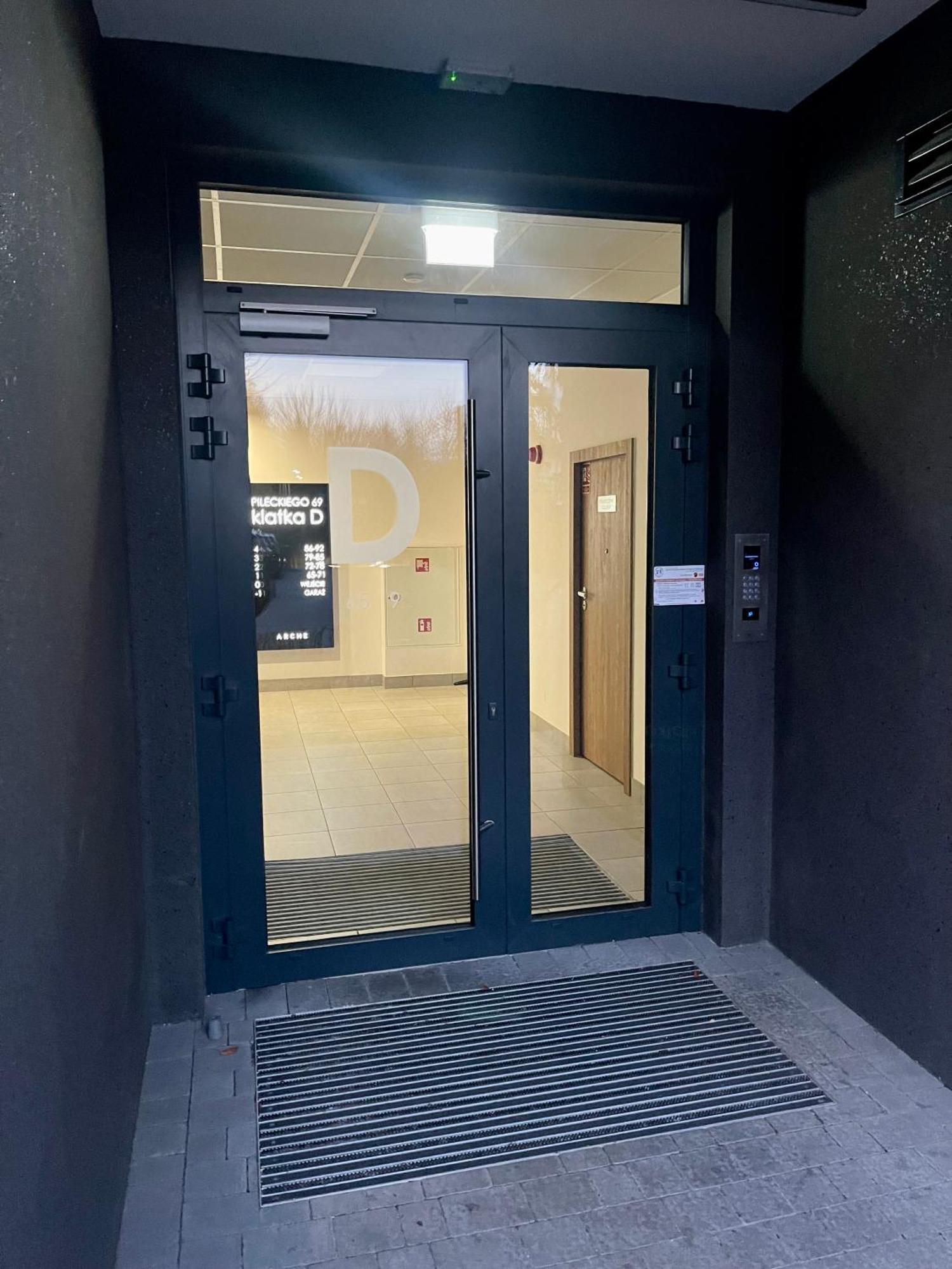 Time&House Pileckiego Przy Centrum Onkologi I Klinice Novum Apartament Na Wylacznosc Pokoj,Sypialnia,Lozko, Lazienka,Kuchnia Apartment Варшава Екстериор снимка
